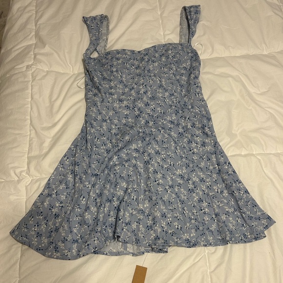 NWT Reformation Tanis Dress in Brooke Size 4. Still sold in stores. - Picture 4 of 8